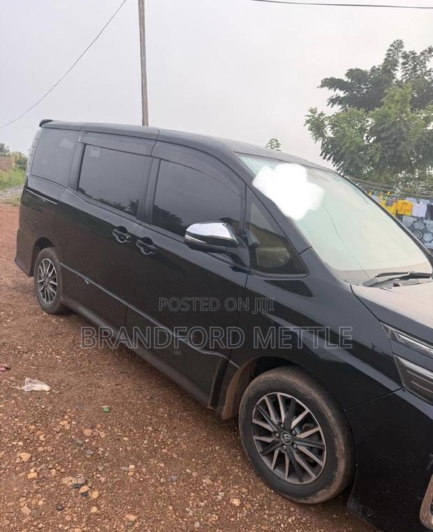 Toyota Voxy 2015 Black
