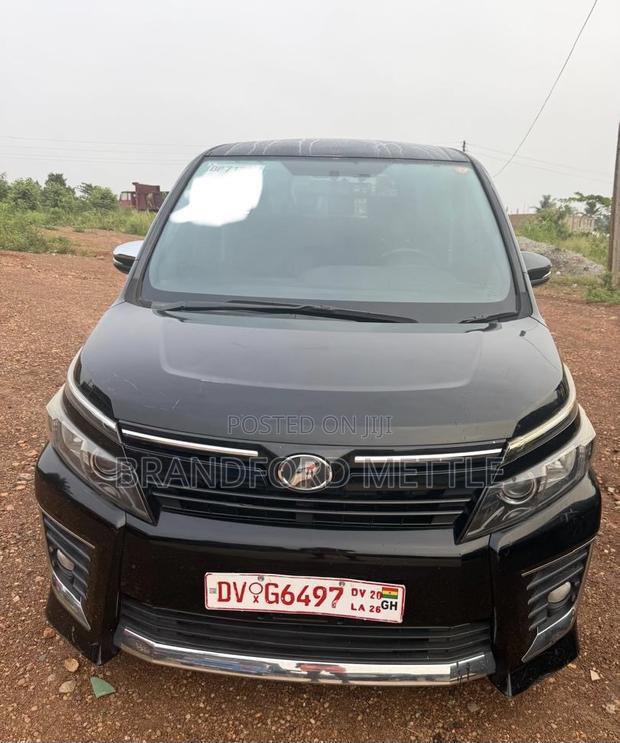 Toyota Voxy 2015 Black