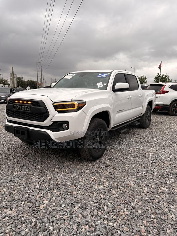 New Toyota Tacoma SR Double Cab 5' Bed V6 AT 2023 White