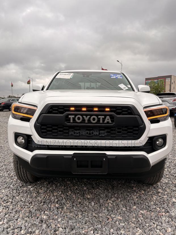 New Toyota Tacoma SR Double Cab 5' Bed V6 AT 2023 White