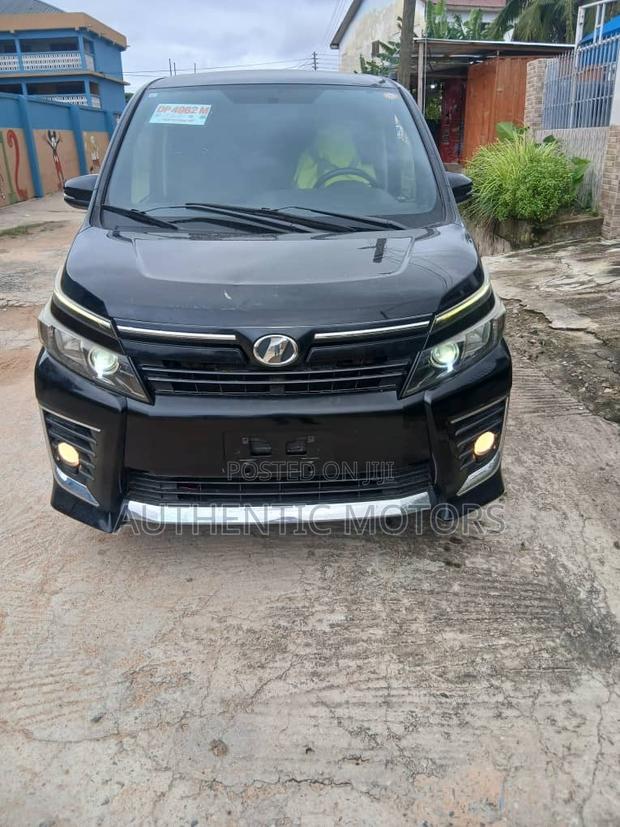 Toyota Voxy 2016 Black