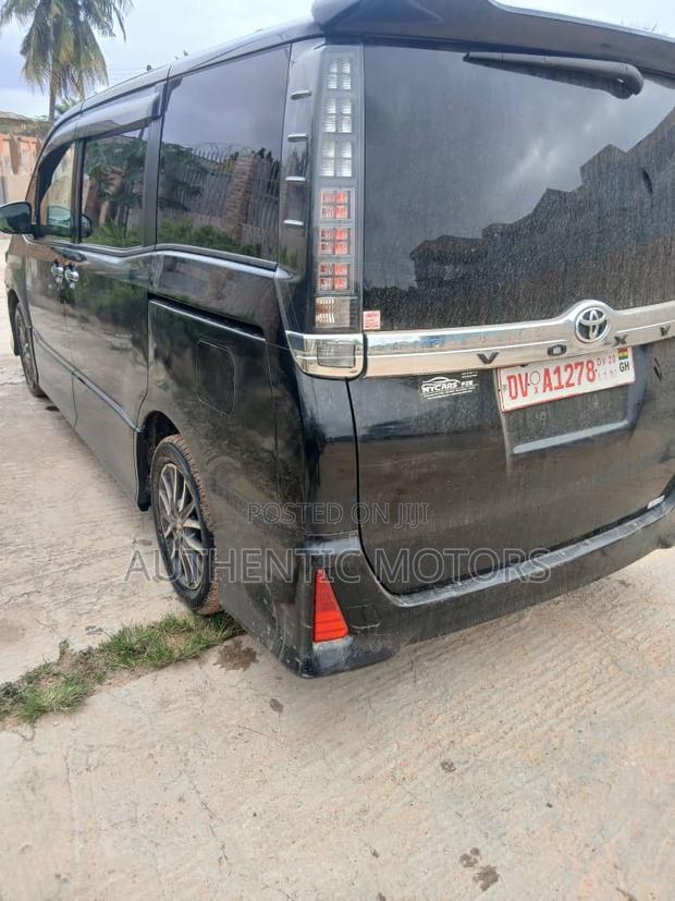 Toyota Voxy 2016 Black