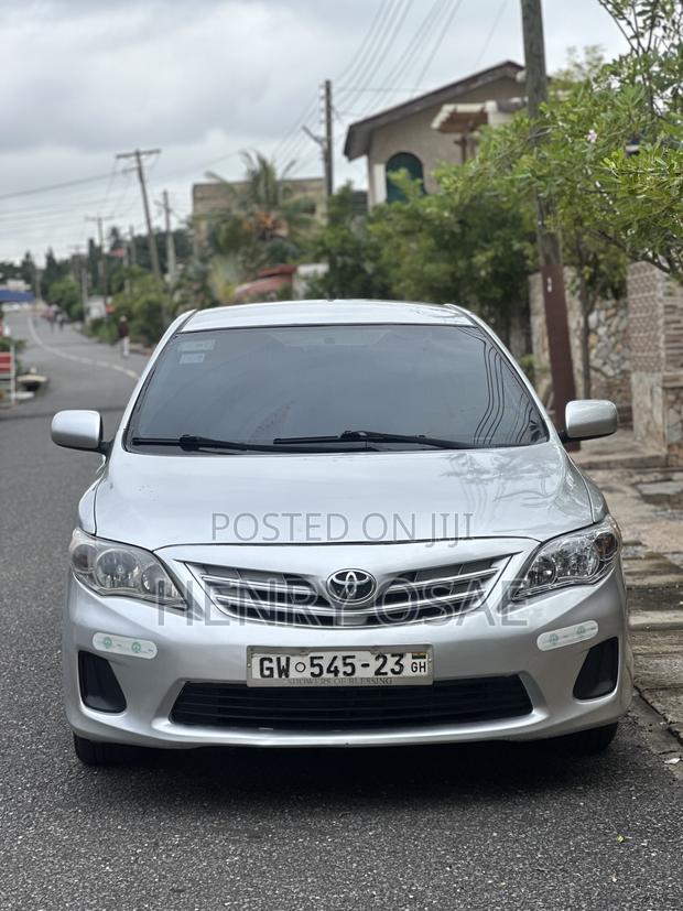 Toyota Corolla Base 4dr Sedan (1.8L 4cyl 5M) 2010 Silver