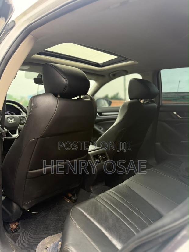 Honda Accord Touring 2.0T 2020 White