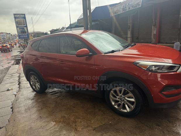 Hyundai Tucson 2017 Red