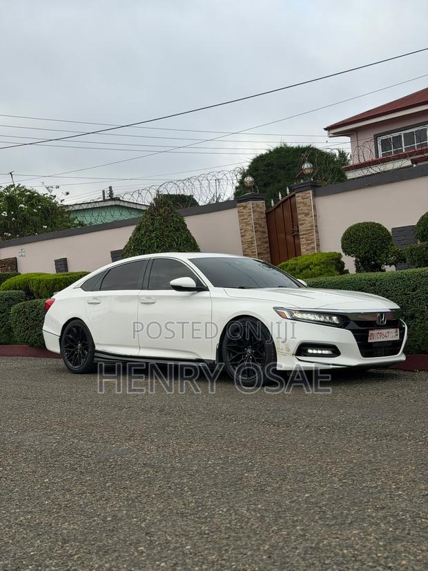 Honda Accord Touring 2.0T 2020 White