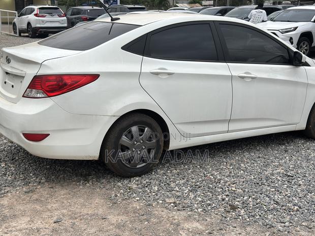 Hyundai Accent GLS 4dr Sedan (1.6L 4cyl 6A) 2014 White