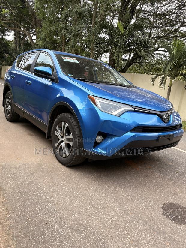 Toyota RAV4 LE 4dr SUV AWD (2.5L 4cyl 6A) 2018 Blue