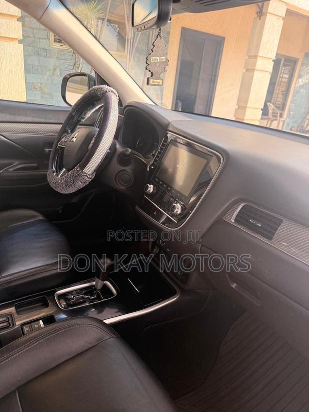 Mitsubishi Outlander 2.0 PHEV AWD 2021