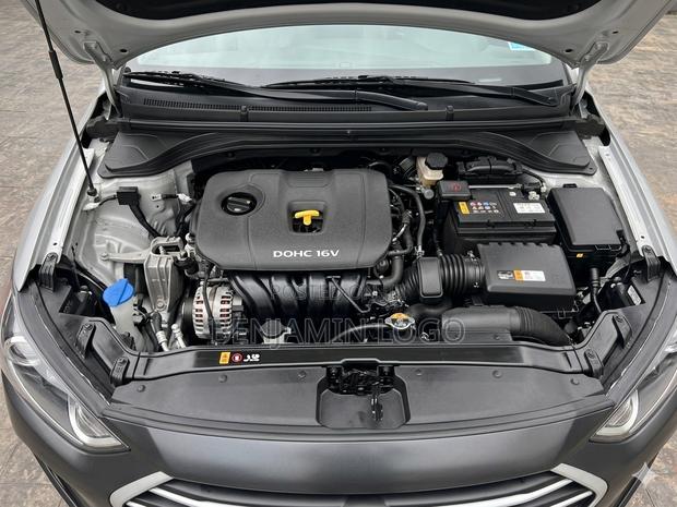Hyundai Elantra Value Edition 2018 Gray