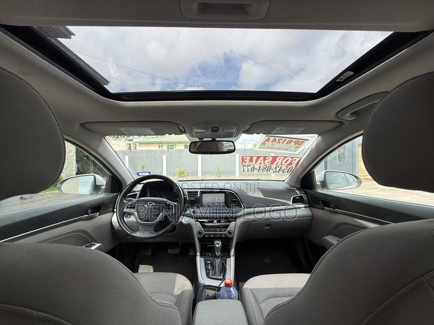 Hyundai Elantra Value Edition 2018 Gray