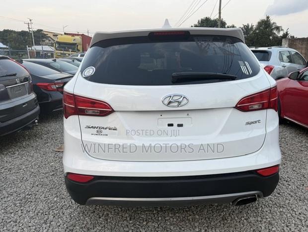 Hyundai Santa Fe GLS 4dr SUV AWD (3.3L 6cyl 6A) 2014 White