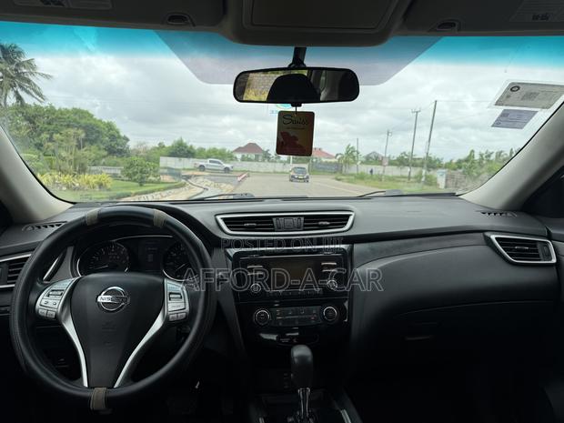 Nissan Rogue S 4dr SUV (2.5L 4cyl CVT) 2014 White