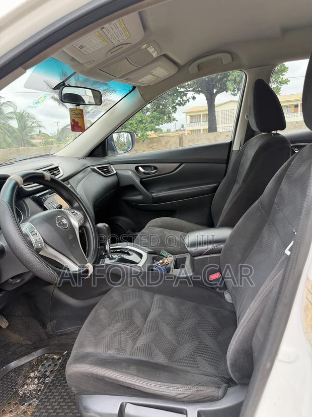 Nissan Rogue S 4dr SUV (2.5L 4cyl CVT) 2014 White