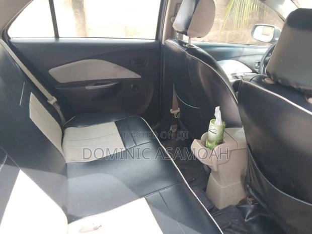 Toyota Belta 2011 Silver