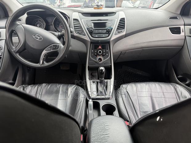 Hyundai Elantra 2016 Silver