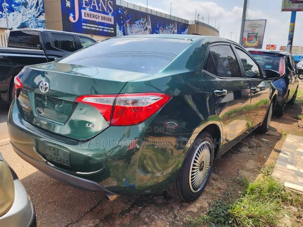 Toyota Corolla 2016 Green