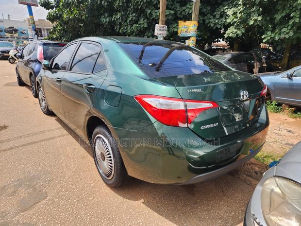 Toyota Corolla 2016 Green