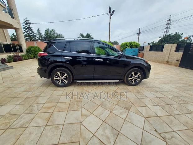 Toyota RAV4 XLE 4dr SUV AWD (2.5L 4cyl 6A) 2018 Black