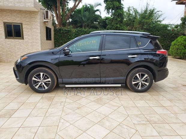 Toyota RAV4 XLE 4dr SUV AWD (2.5L 4cyl 6A) 2018 Black