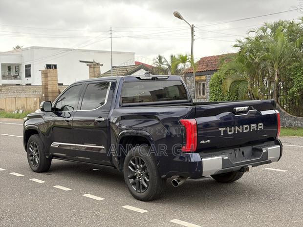 Toyota Tundra 2024 Blue