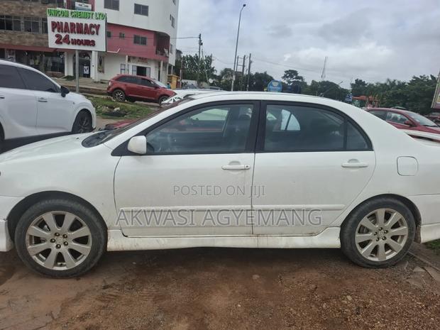 Toyota Corolla 2007 White