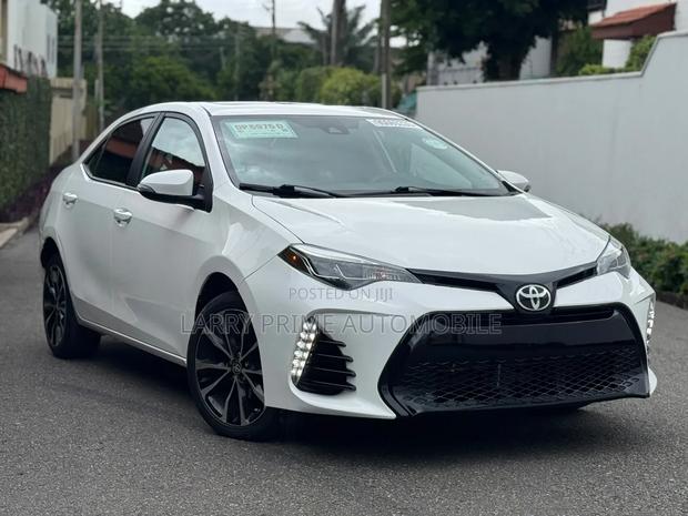 Toyota Corolla XSE 4dr Sedan (1.8L 4cyl CVT) 2017 White