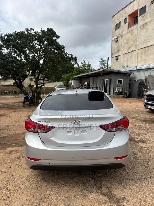 Hyundai Elantra SE Sedan FWD (1.8L 4cyl 6A) 2016 Silver