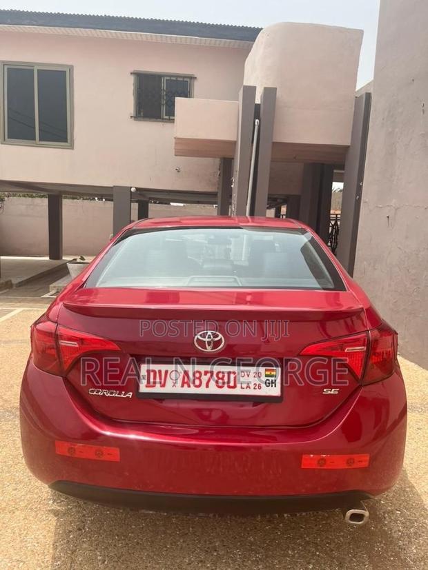 Toyota Corolla SE (1.8L 4cyl 2A) 2018 Red