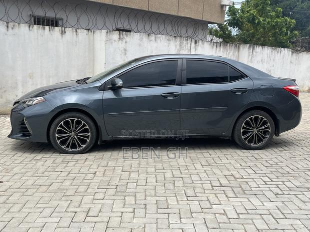 Toyota Corolla S 4dr Sedan (1.8L 4cyl CVT) 2016 Black