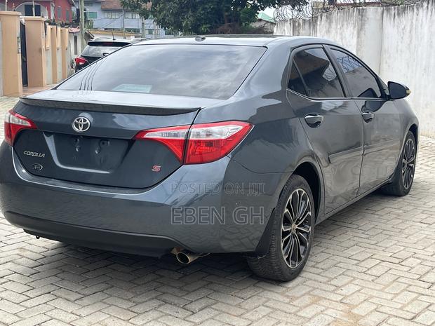 Toyota Corolla S 4dr Sedan (1.8L 4cyl CVT) 2016 Black