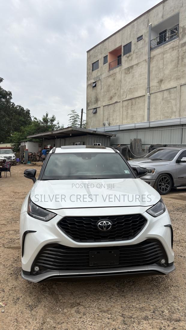 Toyota Highlander XSE 2022 White