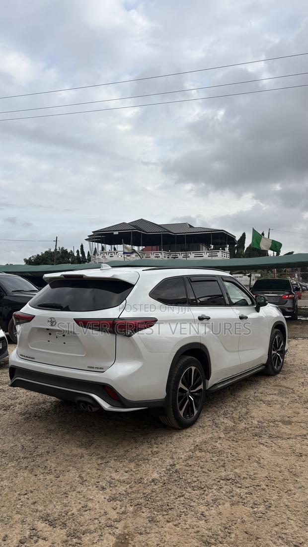 Toyota Highlander XSE 2022 White