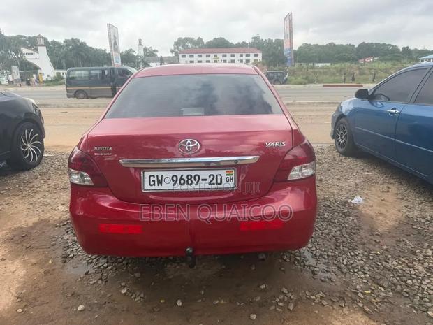 Toyota Yaris 2009 Red
