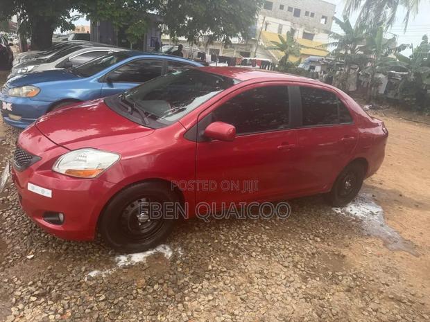 Toyota Yaris 2009 Red