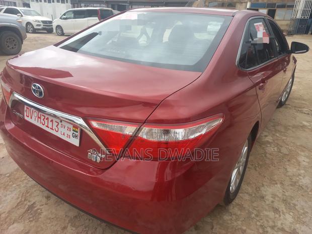 Toyota Camry Hybrid 2023 Red