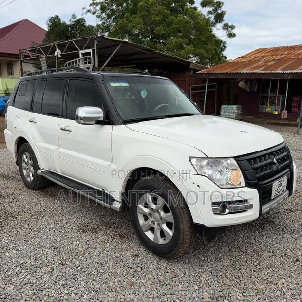Mitsubishi Pajero V80 3.5 V6 GL/GLS 2015 White