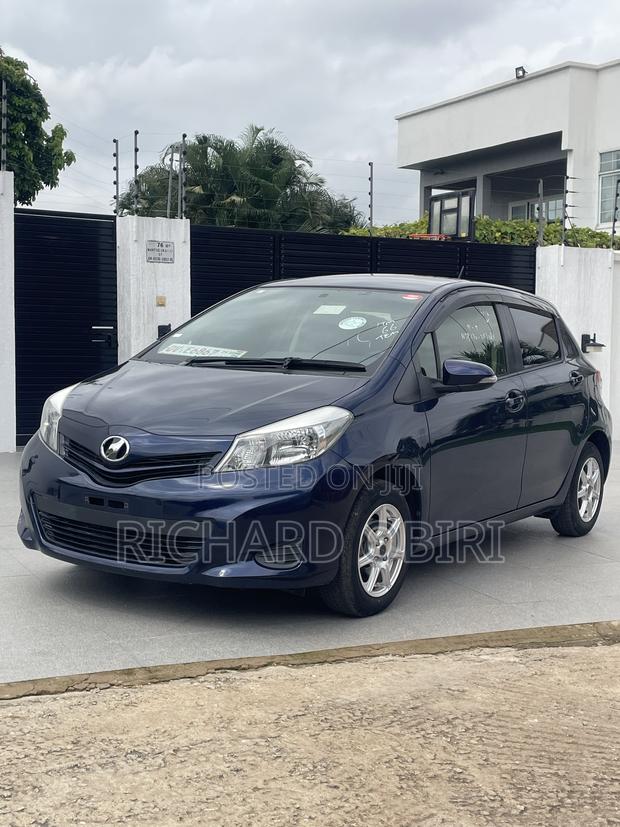 Toyota Vitz 1.3 AWD 5dr 2013 Blue