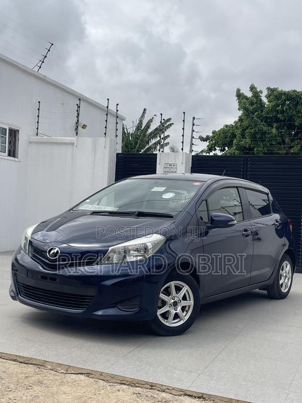 Toyota Vitz 1.3 AWD 5dr 2013 Blue