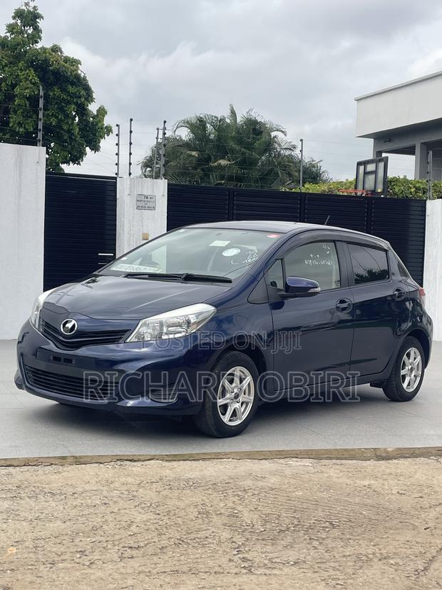 Toyota Vitz 1.3 AWD 5dr 2013 Blue