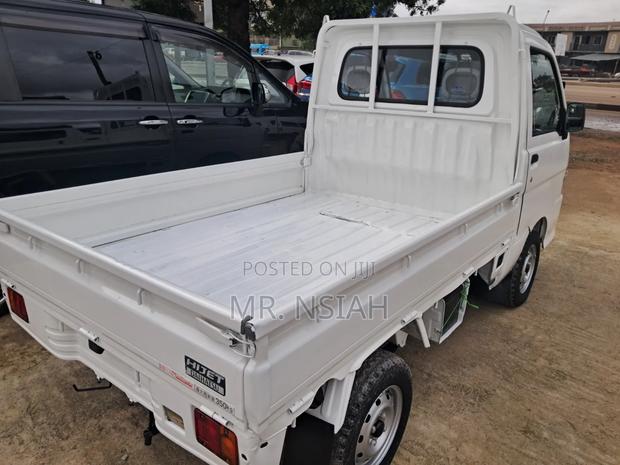 Daihatsu HIJET 2010 White