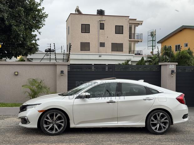 Honda Civic Touring Sedan 2019 White