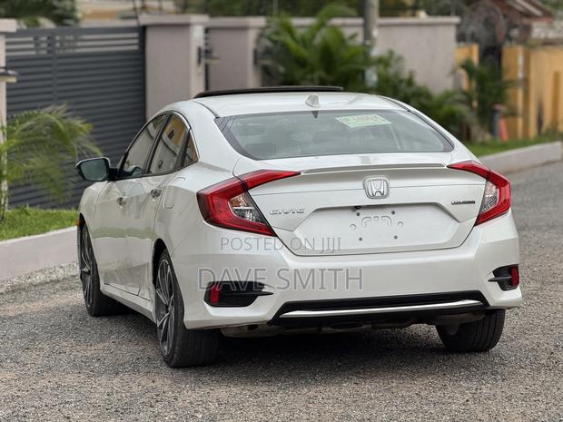 Honda Civic Touring Sedan 2019 White