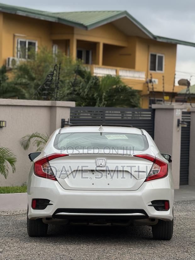 Honda Civic Touring Sedan 2019 White