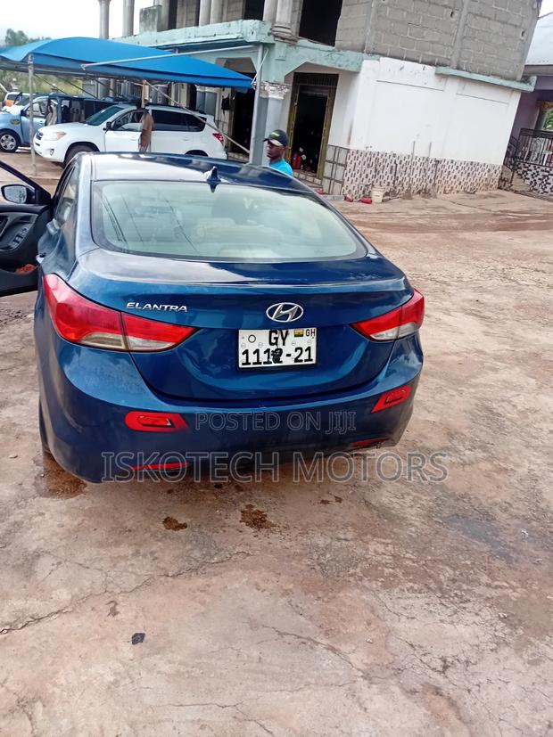 Hyundai Elantra 2012 Blue