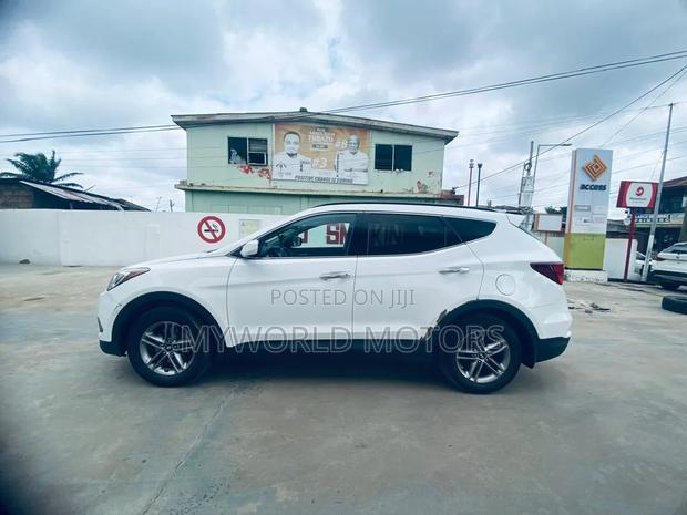 Hyundai Santa Fe 2017 White
