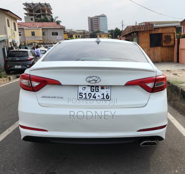 Hyundai Sonata SE 4dr Sedan (2.4L 4cyl 6A) 2015 White