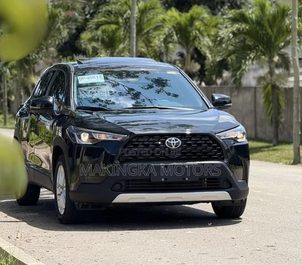 Toyota Corolla Cross XLE AWD 2023 Black