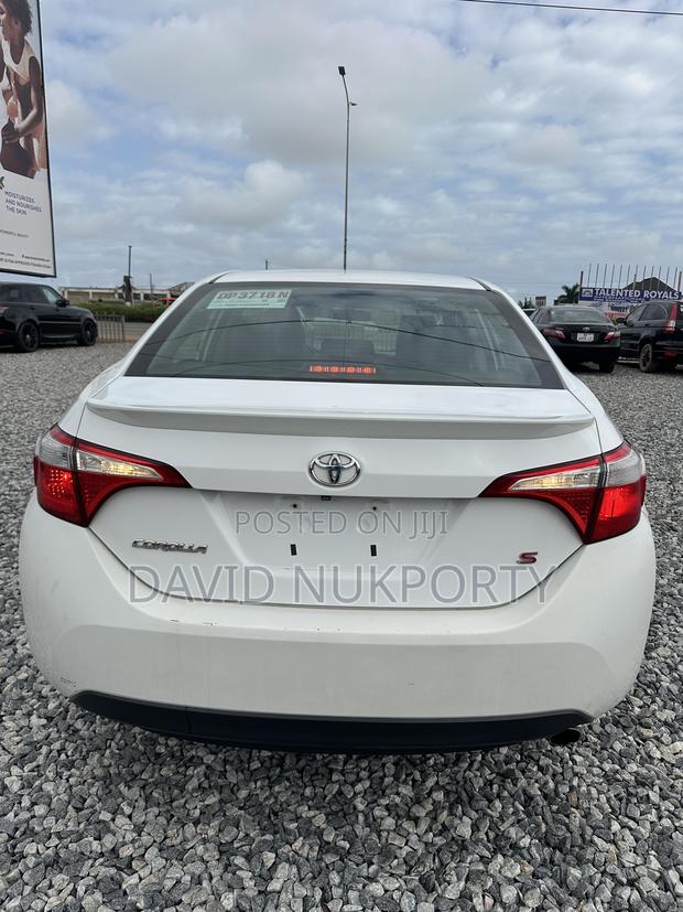 Toyota Corolla 2015 White
