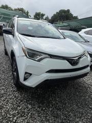 Toyota RAV4 LE 4dr SUV AWD (2.5L 4cyl 6A) 2018 White for sale